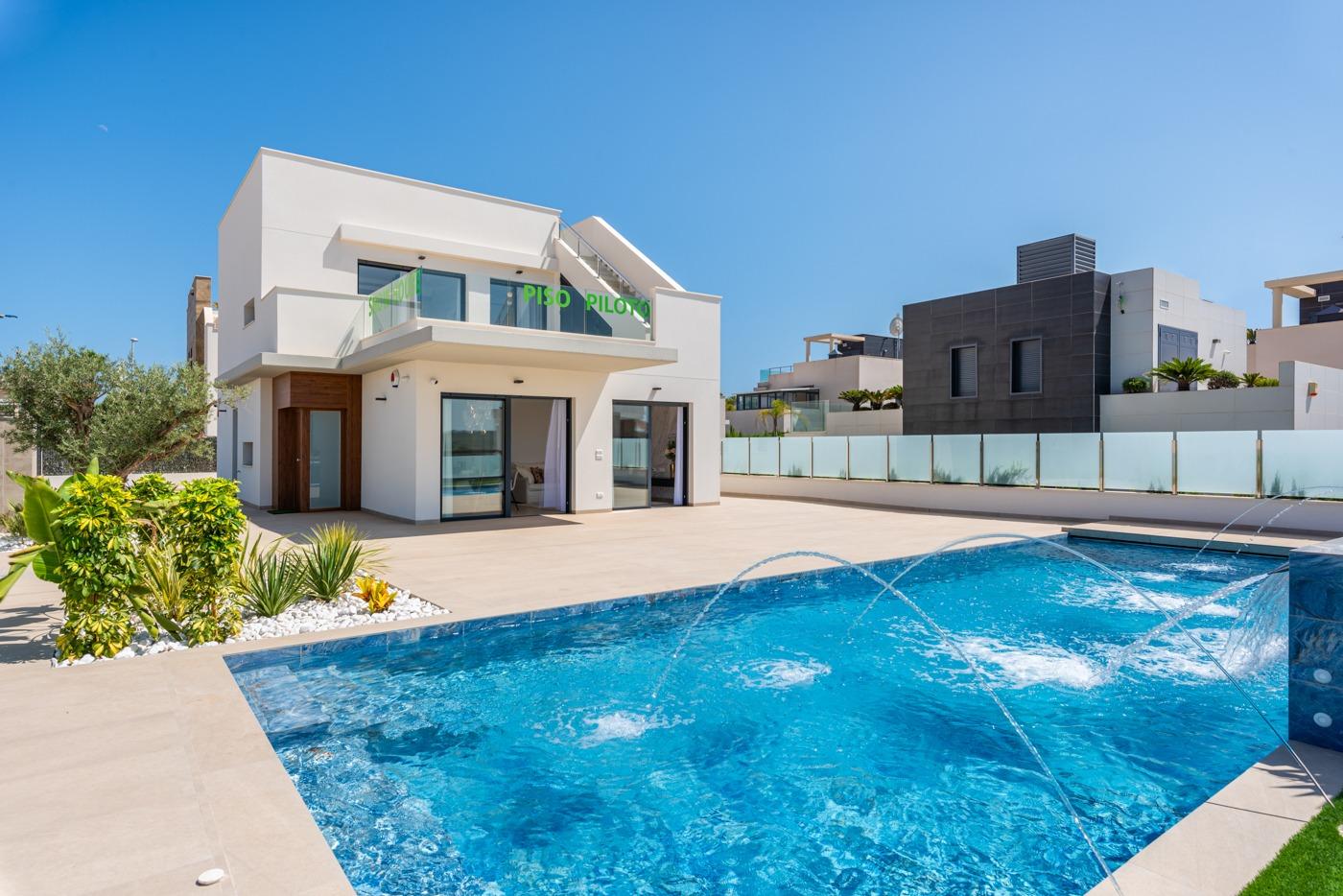 3 chambres villa à vendre à Campoamor, Alicante, Valencian Community, Spain № 365431