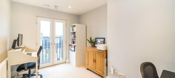 4 bedrooms House in London, United Kingdom No. 12897 14