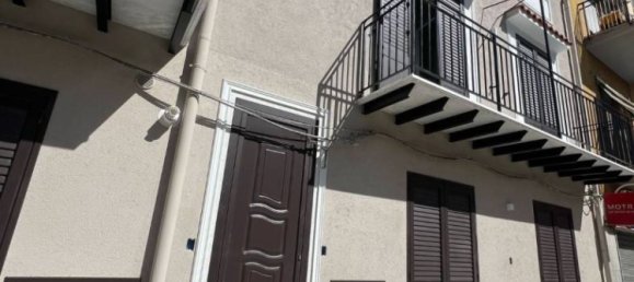 Apartamento de 2 dormitorios en Palermo, Italy No. 320240 3