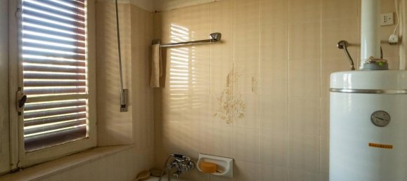 Дом с 9 комнатами в Фрассиноро, Италия № 150641 13