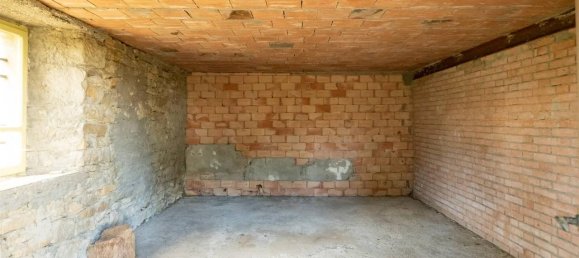 Дом с 9 комнатами в Фрассиноро, Италия № 150641 19