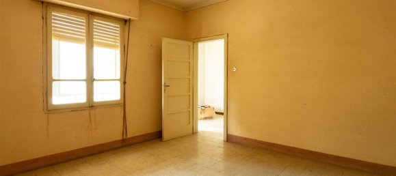 Дом с 9 комнатами в Фрассиноро, Италия № 150641 10