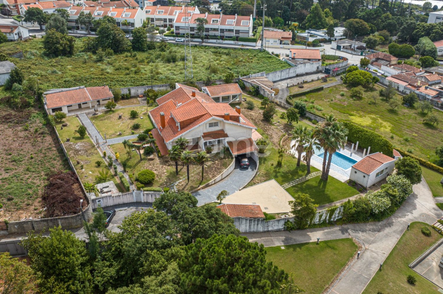 13 bedrooms Villa in Arcozelo, Portugal No. 52526