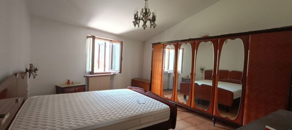 Casa de 4 divisões em Spoleto, Italy N.º 176415 16