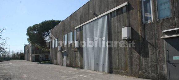 2460m² Warehouse in Udine, Italy No. 63761 3