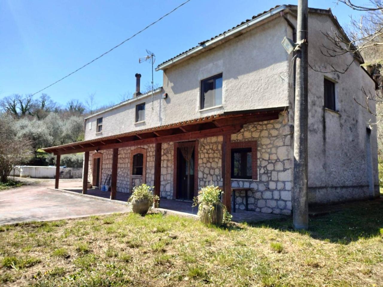 6 rooms Villa in Prata Sannita, Italy No. 37377