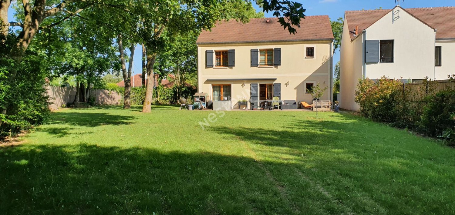 4 bedrooms House in Pontoise, France No. 182128