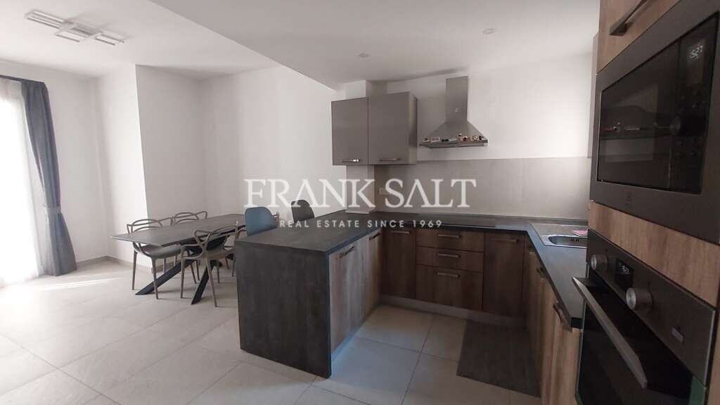 Квартира с 2 спальнями в Сент-Джулианс, Мальта № 5009