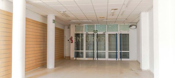 396m² Commercial property in Santa Fe, Spain No. 171050 2