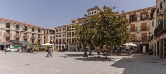 396m² Commercial property in Santa Fe, Spain No. 171050 15