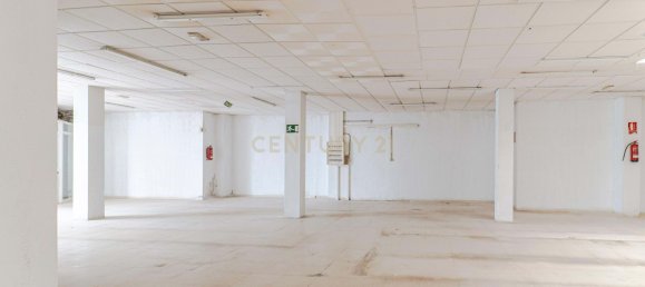 396m² Commercial property in Santa Fe, Spain No. 171050 8