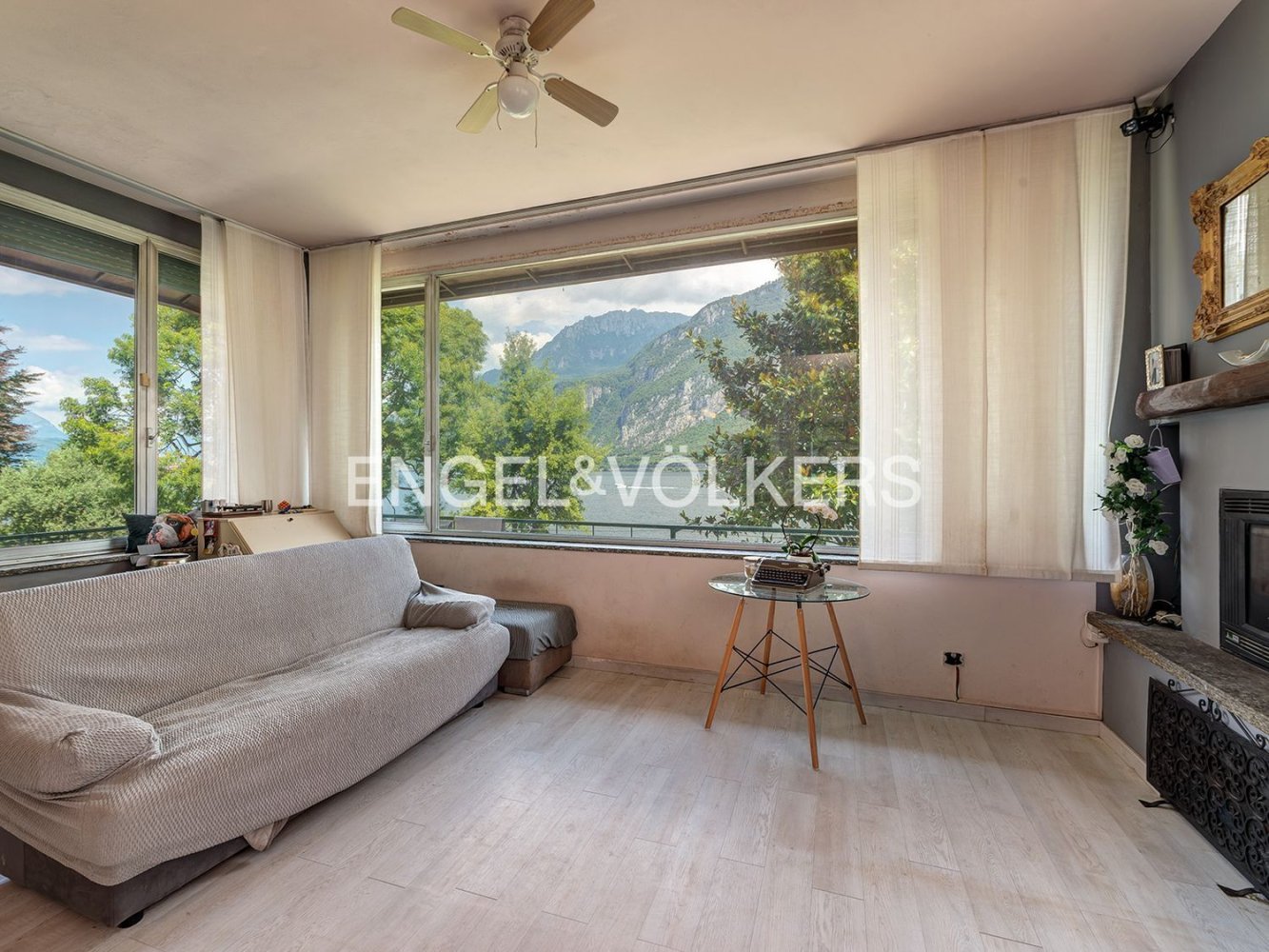 4 rooms Apartment in Valmadrera, Italy No. 283639