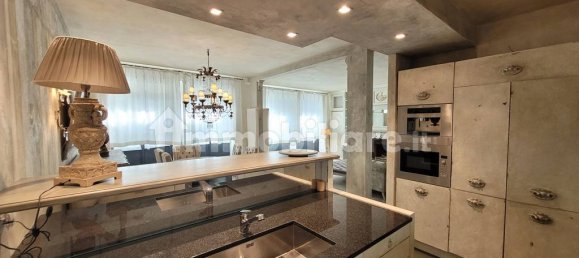 Квартира с 2 спальнями в Пьетрасанта, Италия № 79554 10