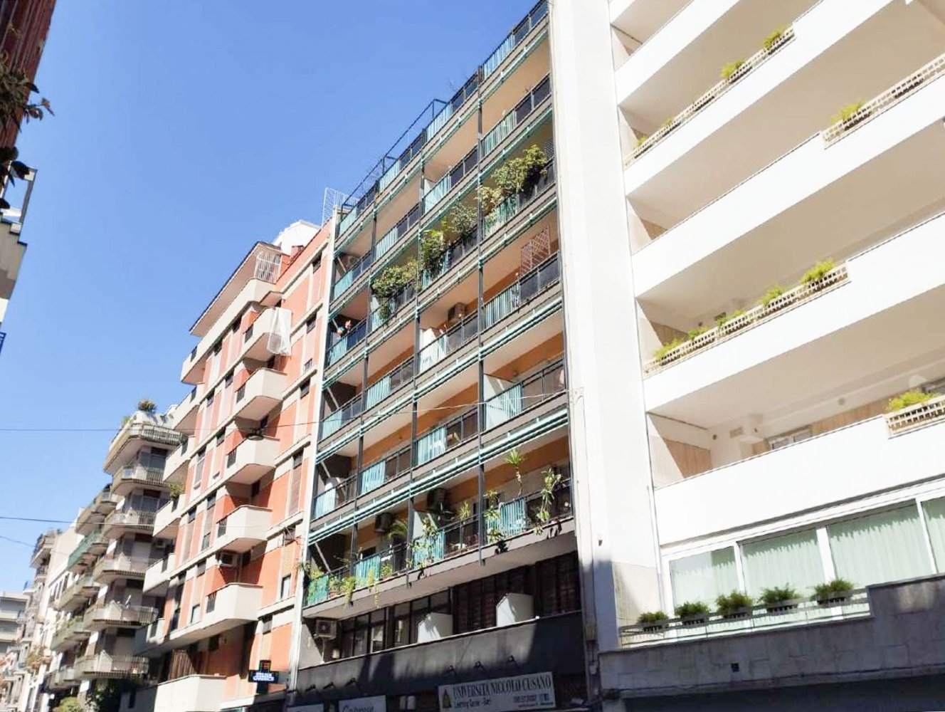 4 Schlafzimmer Wohnung in Bari, Italy, Nr. 321911