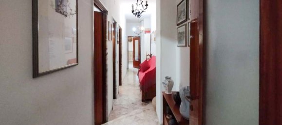 4 Schlafzimmer Wohnung in Bari, Italy, Nr. 321911 14