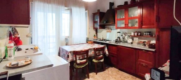 4 Schlafzimmer Wohnung in Bari, Italy, Nr. 321911 9