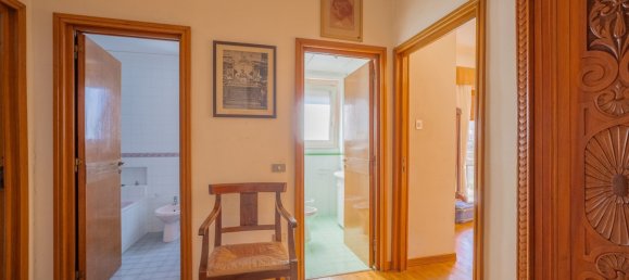 5-Zimmer Wohnung in Naples, Italy, Nr. 266789 18