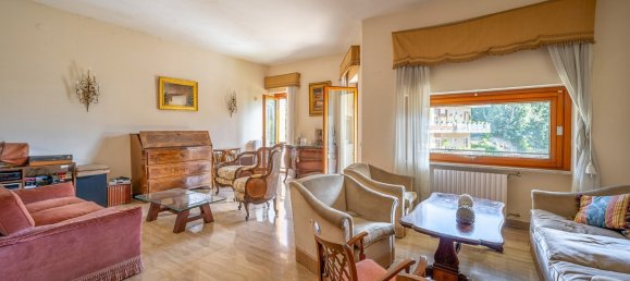 5-Zimmer Wohnung in Naples, Italy, Nr. 266789 2