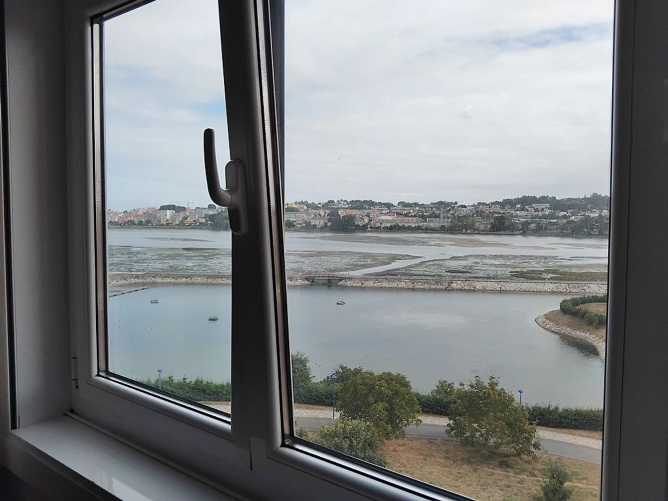 Apartamento de 3 dormitorios en Culleredo, Spain No. 227654