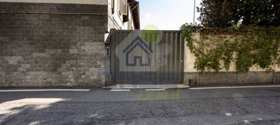 5 bedrooms Villa in Milan, Italy No. 362663 7