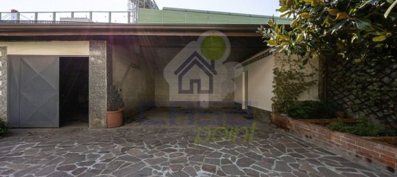 5 bedrooms Villa in Milan, Italy No. 362663 10