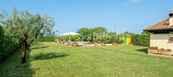 4 bedrooms Villa in Massarosa, Italy No. 142023 2