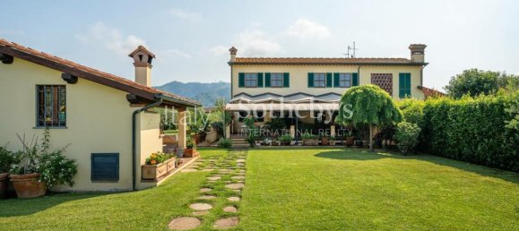 4 bedrooms Villa in Massarosa, Italy No. 142023 5