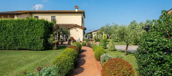 4 bedrooms Villa in Massarosa, Italy No. 142023 4