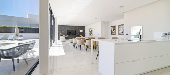 6 bedrooms House in Marbella, Spain No. 58180 5