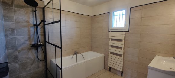 4 Schlafzimmer Haus in Saint-Savin, France, Nr. 201487 10