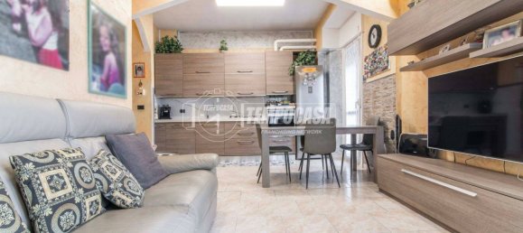2 bedrooms Apartment in Limbiate, Italy No. 309428 4