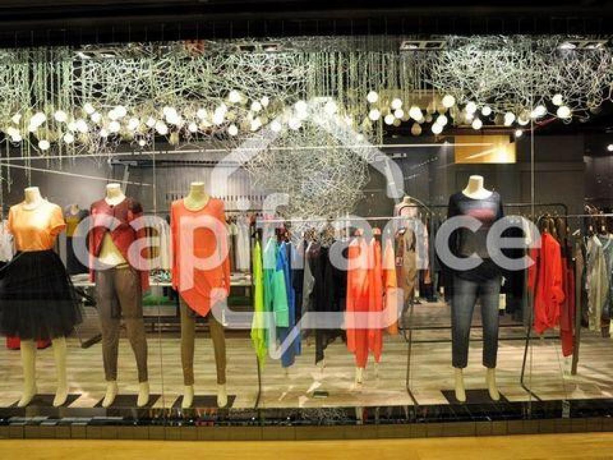 76m² Office in Grenoble, France No. 19656