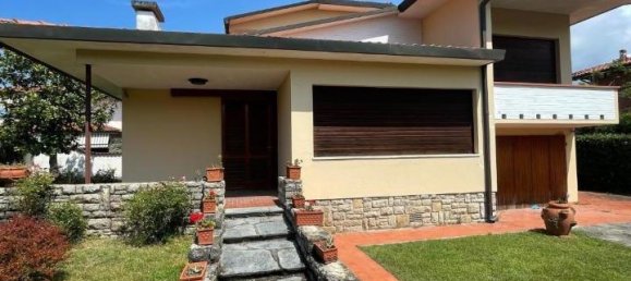 9 rooms Villa in Pietrasanta, Italy No. 165942 2