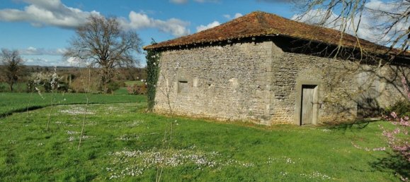 Casa de 1 dormitorio en Saint-Claud, France No. 104859 2