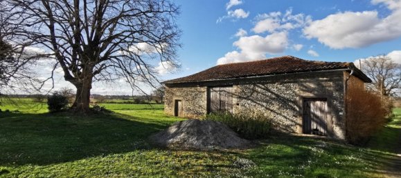 Casa de 1 dormitorio en Saint-Claud, France No. 104859 3