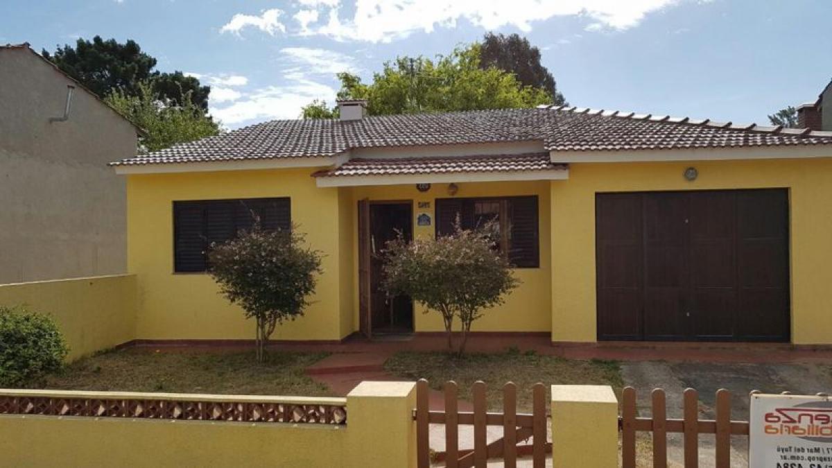 Casa de 2 dormitorios en Mar del Plata, Argentina No. 83931