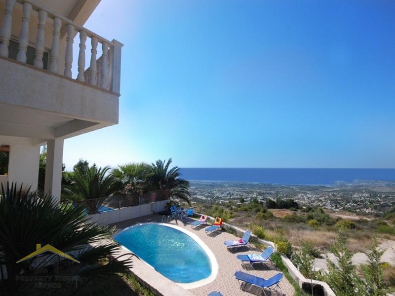 4 bedrooms Villa in Tala, Cyprus No. 10511