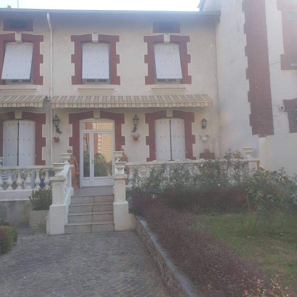 4 Schlafzimmer Haus in Unieux, France, Nr. 359772