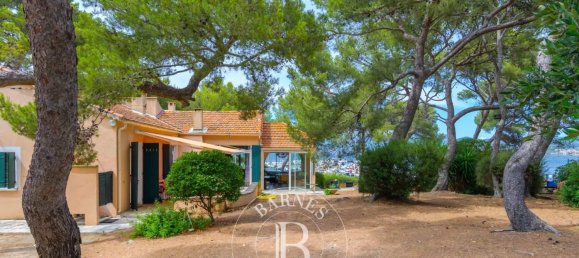 Villa de 7 dormitorios en Six-Fours-les-Plages, France No. 279577 2
