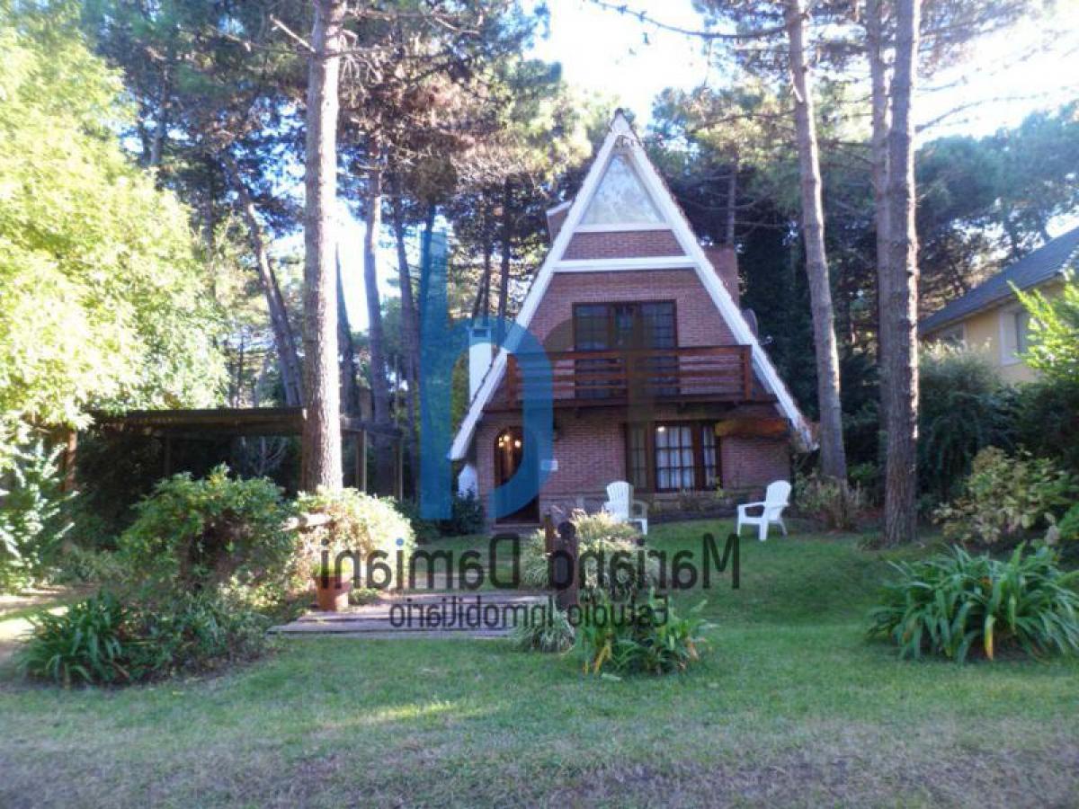 3 bedrooms House in Mar del Plata, Argentina No. 83507