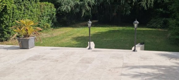 4 bedrooms House in Tours, France No. 222536 11