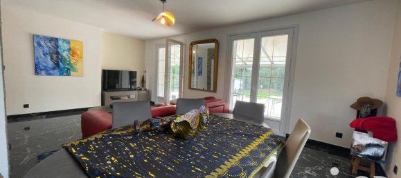 4 bedrooms House in Tours, France No. 222536 2