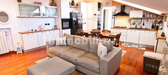 4 Schlafzimmer Wohnung in Saronno, Italy, Nr. 261951 3