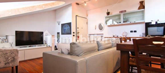 4 Schlafzimmer Wohnung in Saronno, Italy, Nr. 261951 7