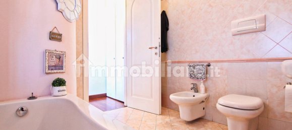 4 Schlafzimmer Wohnung in Saronno, Italy, Nr. 261951 23