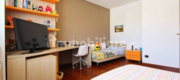 4 Schlafzimmer Wohnung in Saronno, Italy, Nr. 261951 40