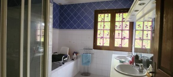 Casa de 3 dormitorios en Saint-Leonard-de-Noblat, France No. 97693 17