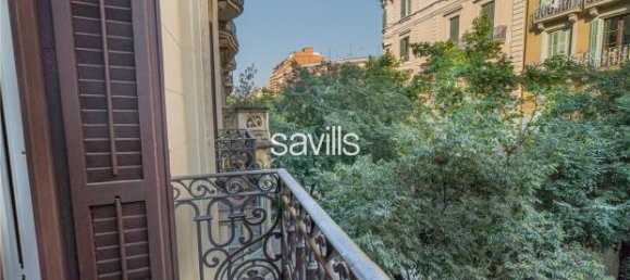 Apartamento de 4 dormitorios en Eixample, Spain No. 182350 5