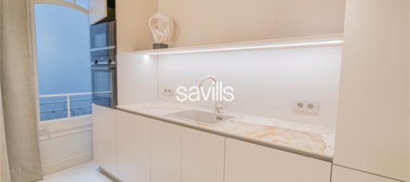 Apartamento de 4 dormitorios en Eixample, Spain No. 182350 8