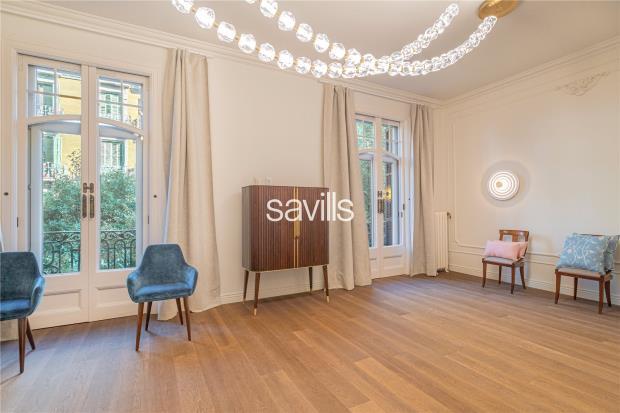 Apartamento de 4 dormitorios en Eixample, Spain No. 182350